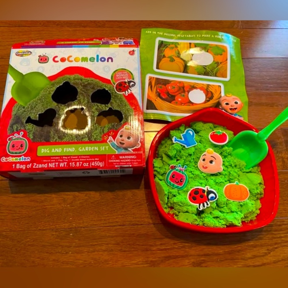 CoComelon Dig and Find Garden Set